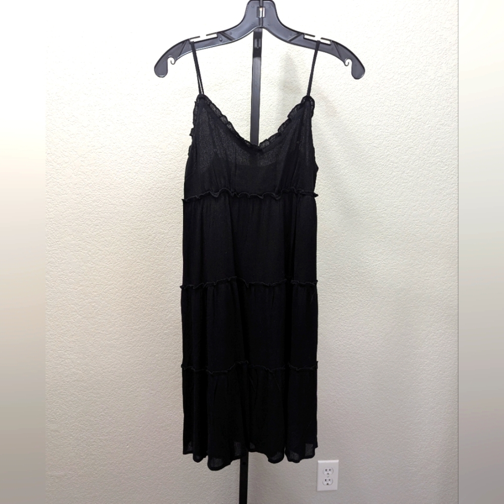 3/$12 NWOT Black Sleeveless Tiered Dress